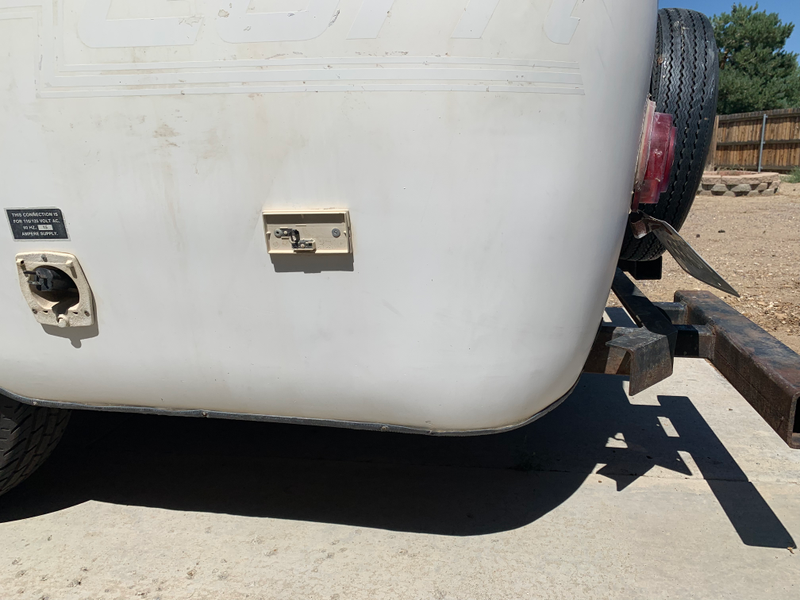 Illustration for article titled I Just Bought A Tiny 40-Year-Old Travel Trailer And I'm Going To Live In It